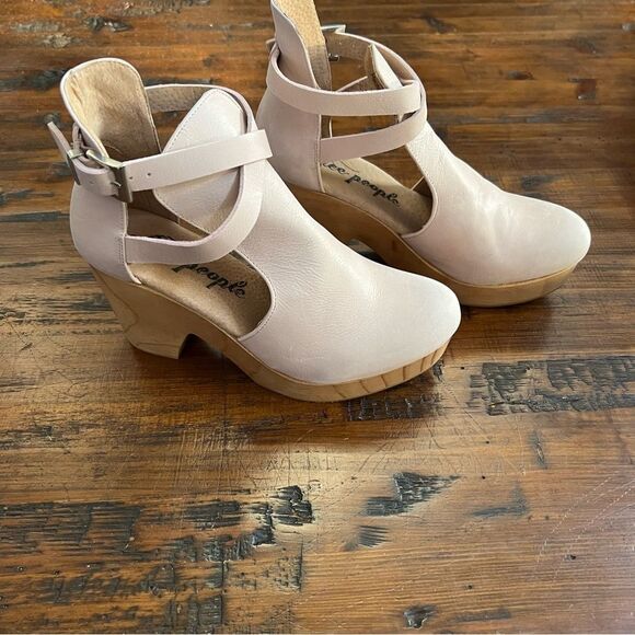 Free People Blush Cedar Clogs Women’s size 37 (6.5) - Picture 3 of 10